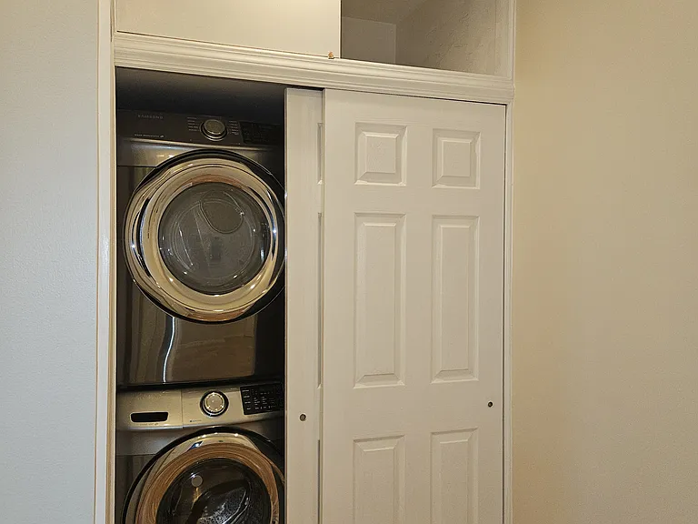 184 8th St #2 — Photo 3