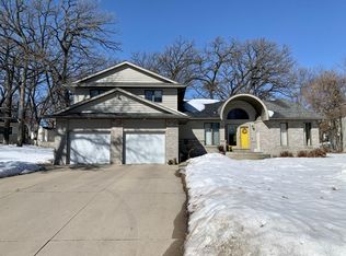 805 5th Ave NE, Waseca, MN 56093