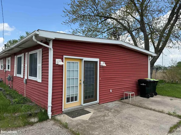 5735 Island Dr, Beaverton, MI 48612