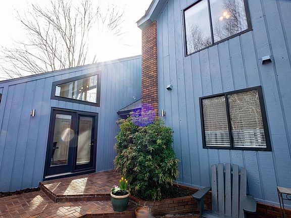 5th image of 303 Mallard Dr