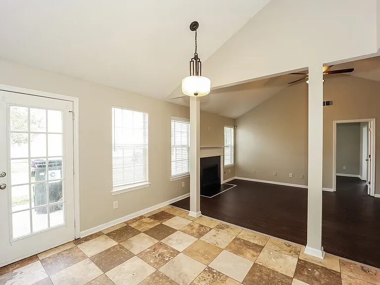 725 Cherry Branch Cir — Photo 10