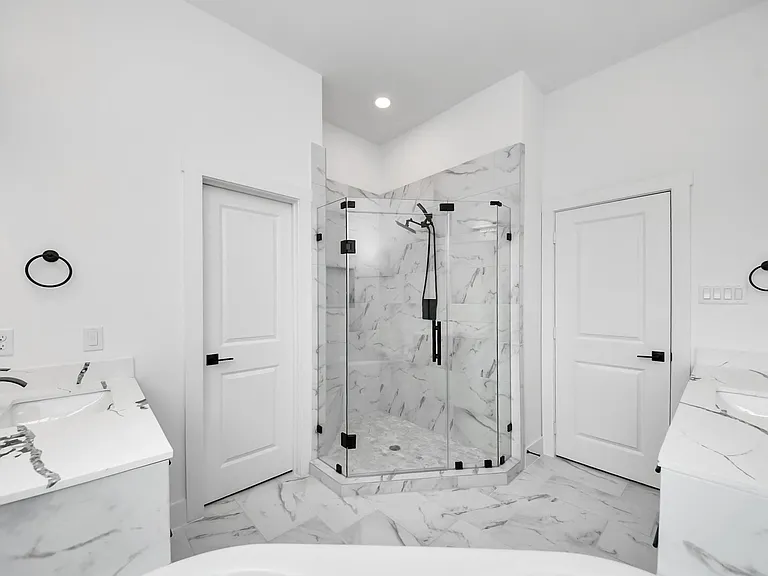 2709 Dennis St — Photo 36