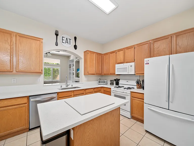 39510 Saint Honore Dr — Photo 21