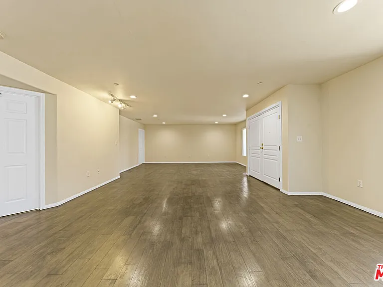 6815 Baird Ave #5 — Photo 9