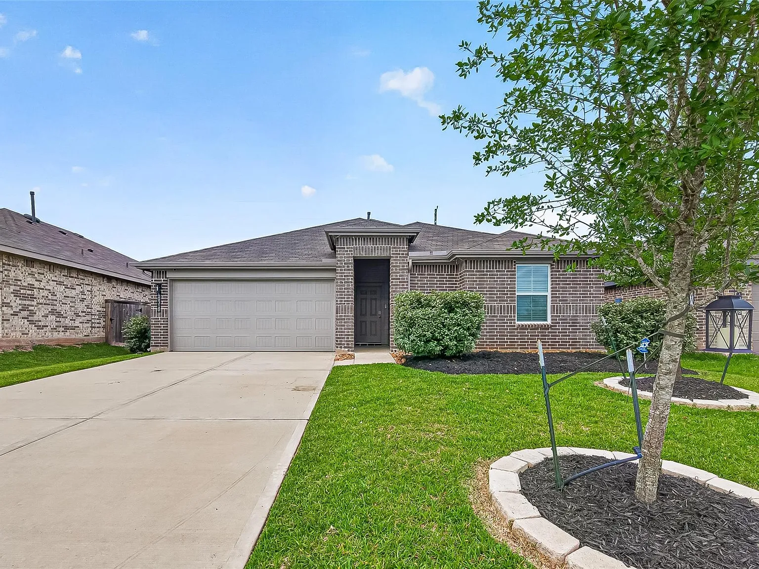 3 bed, 2.0 bath, 1263 sqft, $2,000 — Photo 1