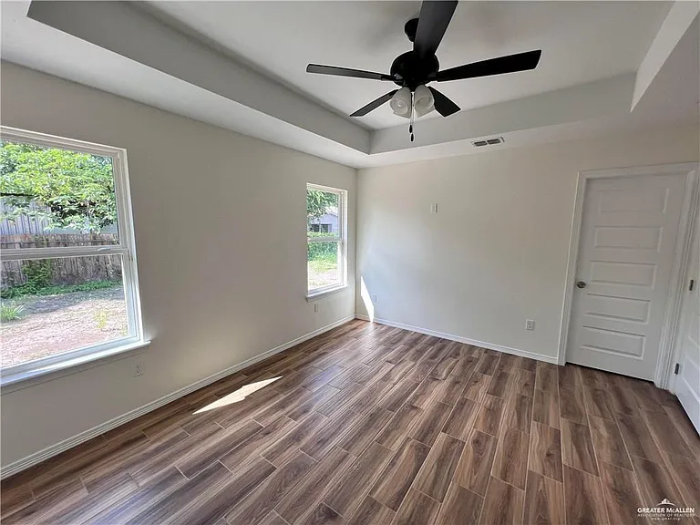 622 E Llano Grande St — Photo 7
