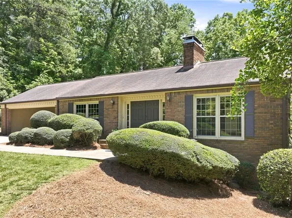 257 Club Dr, Gainesville, GA 30506