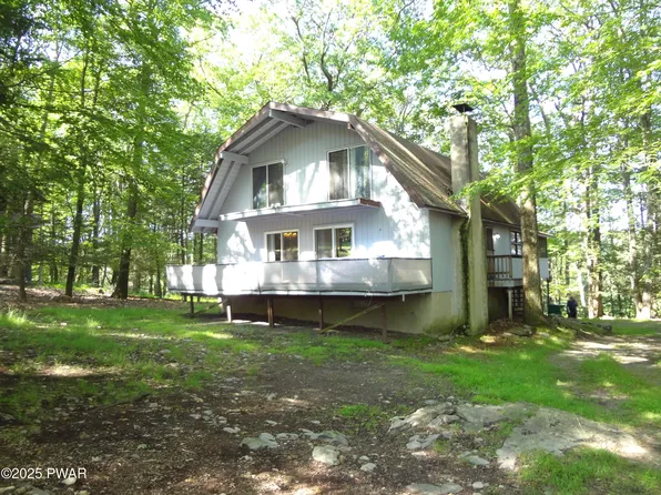 115 Eastwood Dr, Greentown, PA 18426