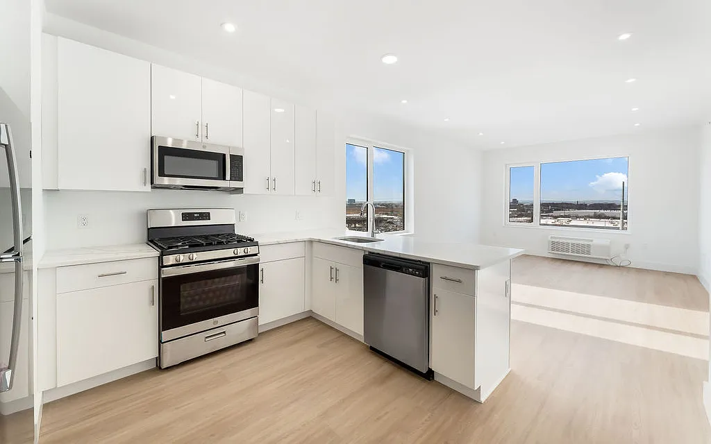 2 bed, 1198 sqft, $3,200 — Photo 1