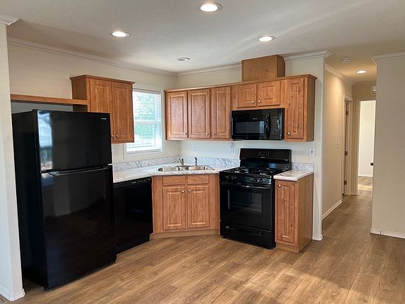 5th image of 899 14th St