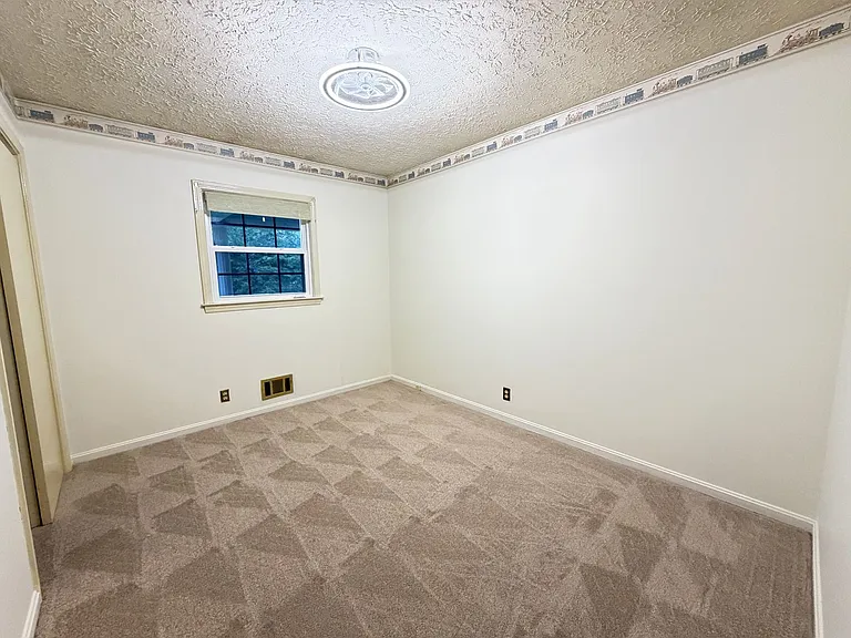 12607 S Pope Lick Rd — Photo 11