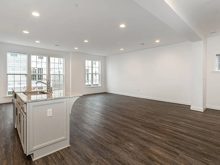 3117 Stall Ln — Photo 3