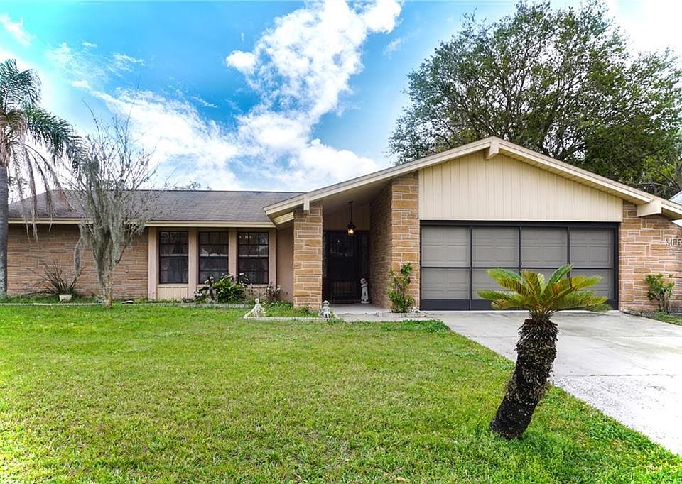1st image of 813 Pebblewood Dr
