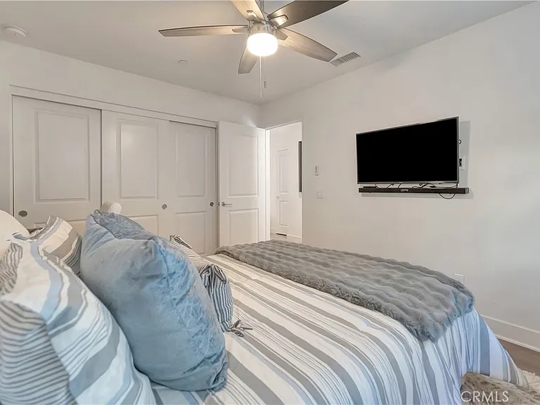 2105 Two Harbors Cir — Photo 21