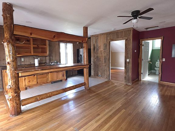 4th image of 511 Goebel Street