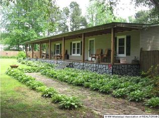 145 Jon Oaks Dr, Red Banks, MS 38661
