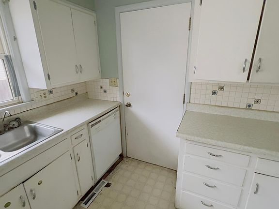 5th image of 2020 N Howard St Suite A