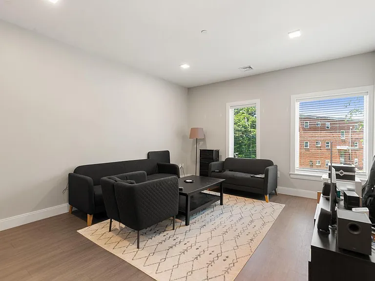 11 Walley St #110 — Photo 6