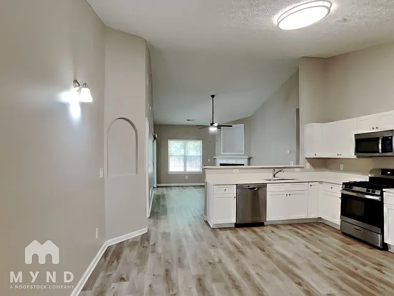 8315 Somerset Way — Photo 7