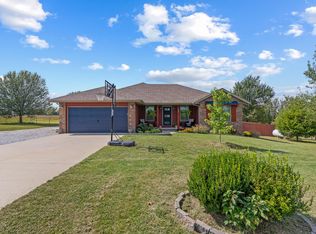 319 Country Meadows Rd, Highlandville, MO 65669
