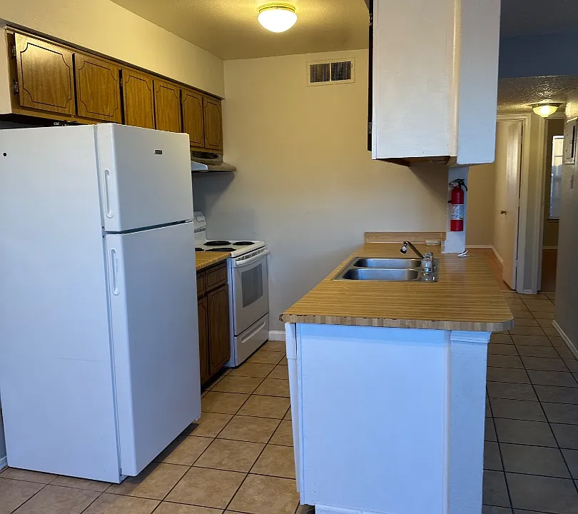 920 San Pedro Dr SE #4