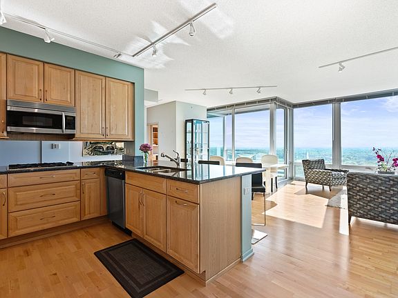 5th image of 9655 Woods Dr Unit 1904