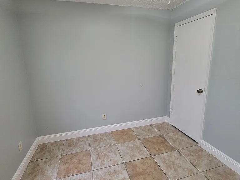 784 Anderson Rd — Photo 23