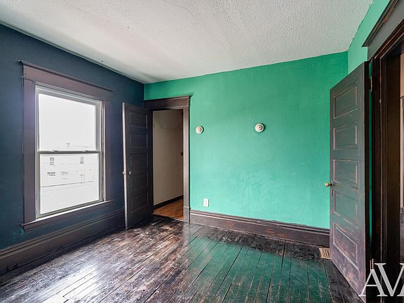 5th image of 1158 Kalamazoo Ave SE