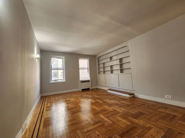 182 Bennett Avenue image 1 of 6