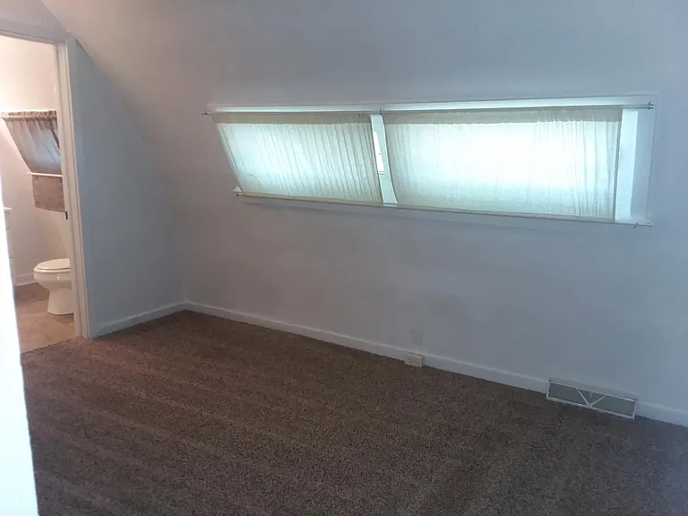 Bedroom (only access to bathroom is through bedroom)