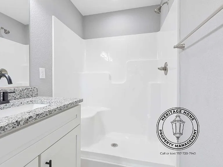 532 Harriett St — Photo 15