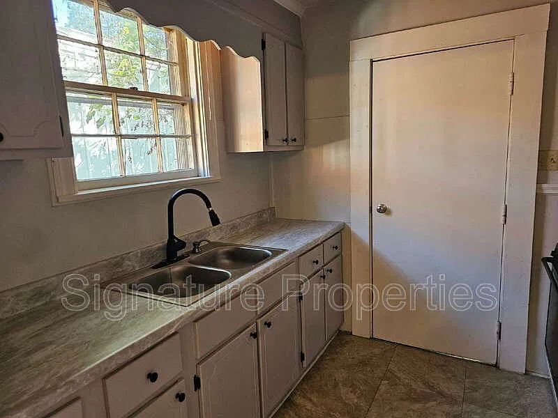 2 bed, 1.0 bath, 1125 sqft, $1,520 — Photo 4