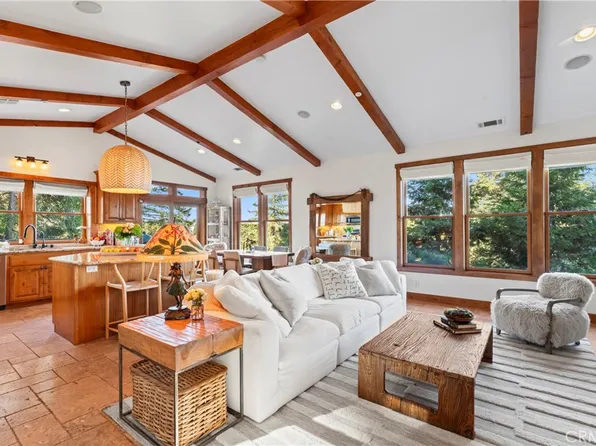 813 Greenbriar Dr, Skyforest, CA 92385