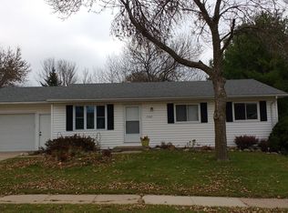 1662 Alicia St, Dubuque, IA 52002