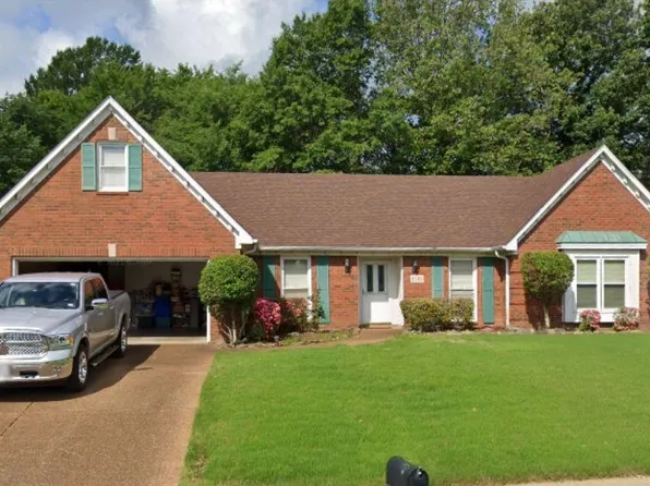 2385 Meadow Ridge Dr, Cordova, TN 38016