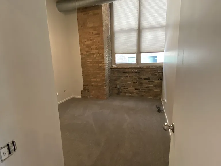 550 W Harrison St — Photo 8