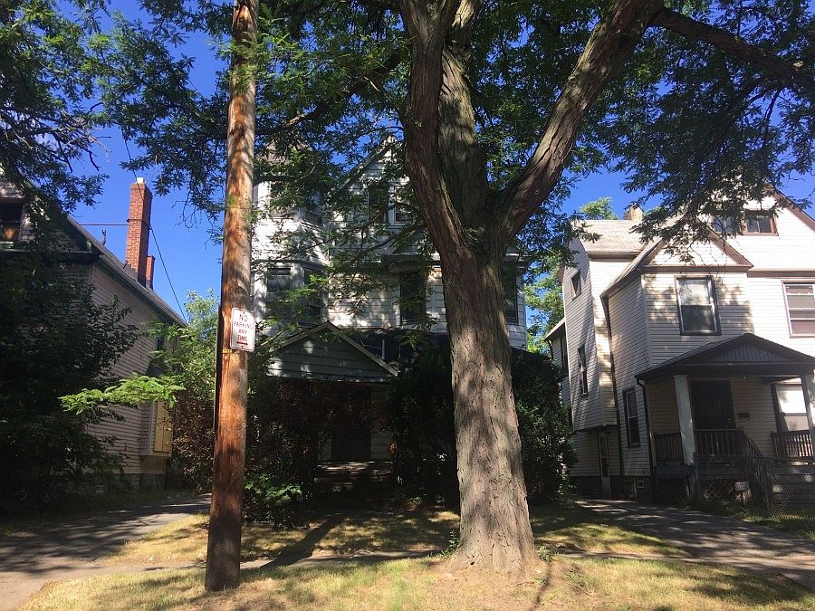 1st image of 1432 E 86th St