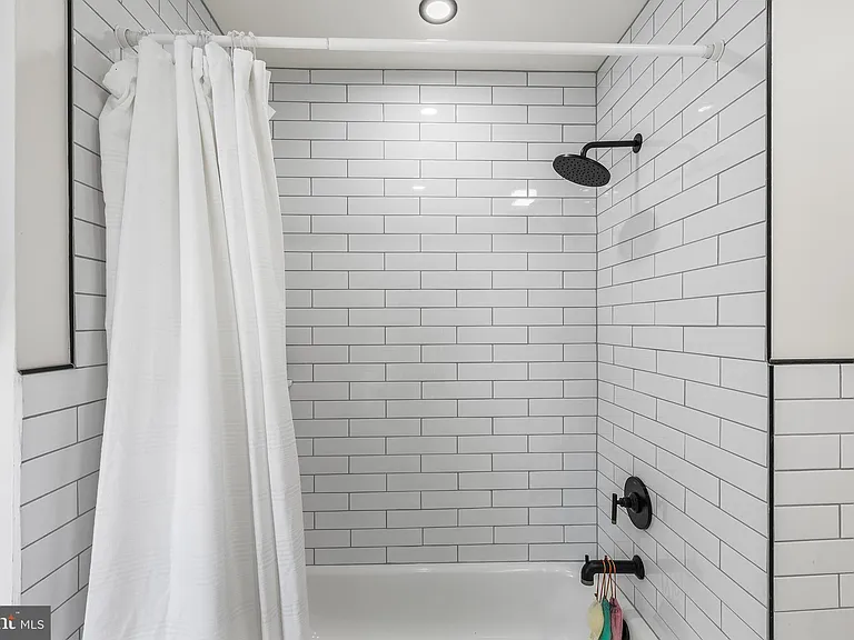 1513 E Moyamensing Ave — Photo 14