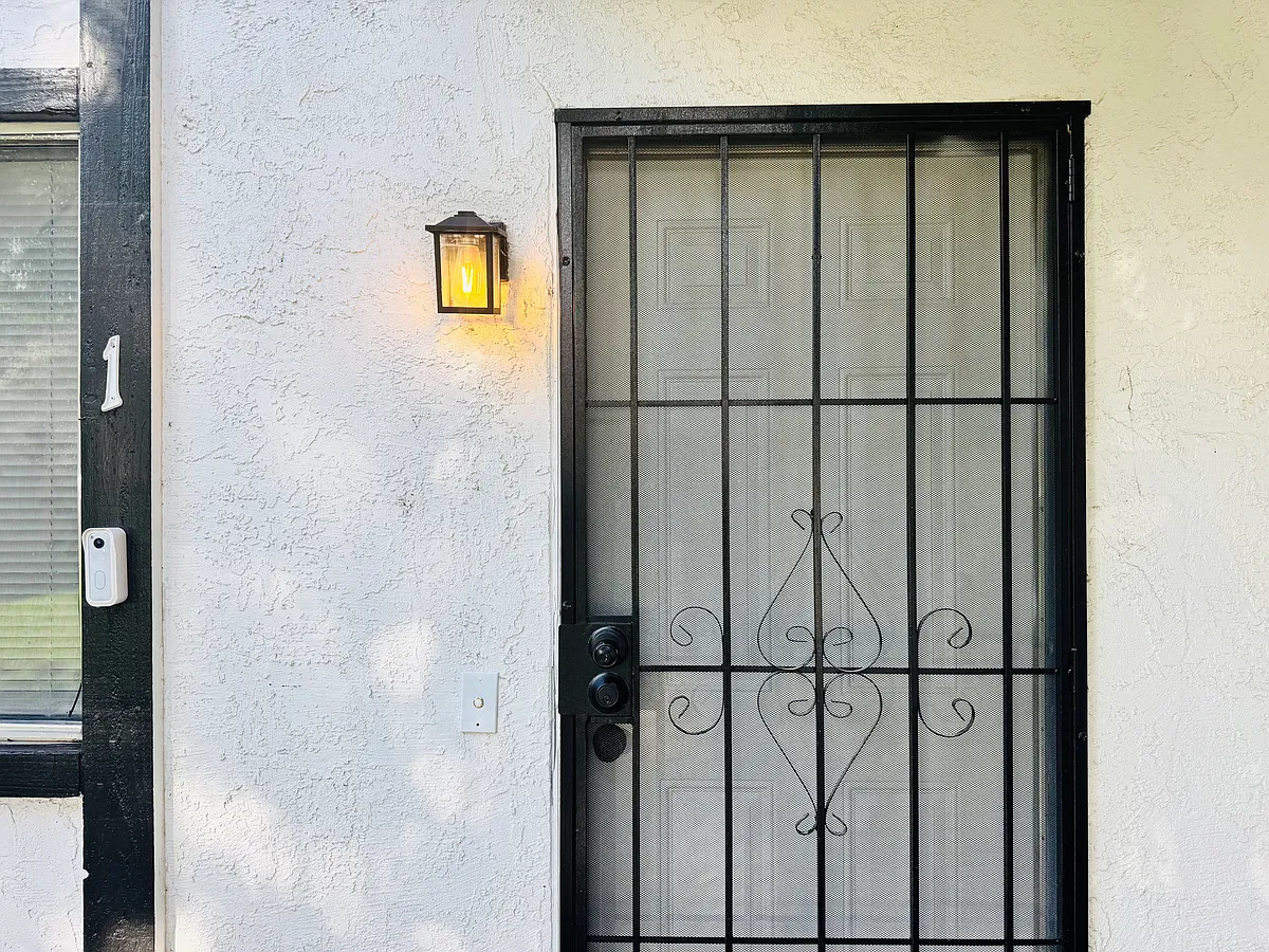 Building Photo - 5809 Fairfax Rd #1