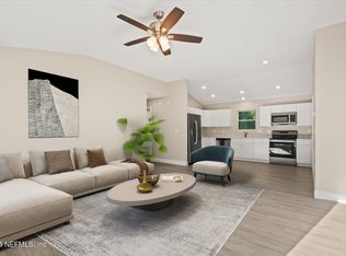 131 Cherokee Dr, Interlachen, FL 32148