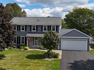 26 Webwood Cir, Rochester, NY 14626
