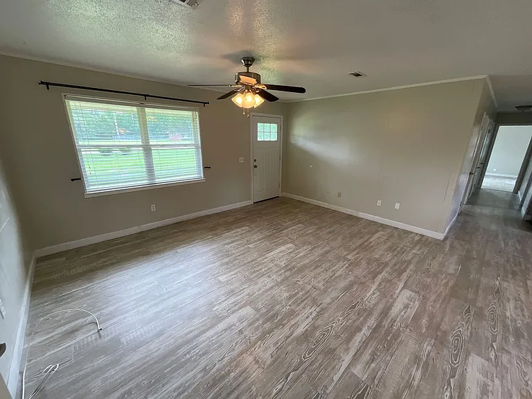 4978 Camellia Dr — Photo 2