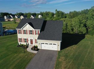 1034 Lilla Ln, Webster, NY 14580