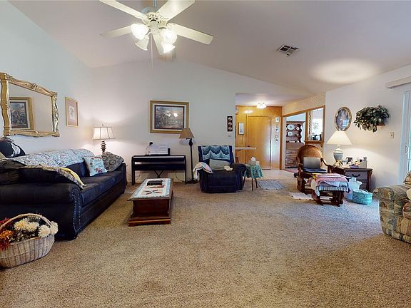 5th image of 1916 Green Meadows Dr