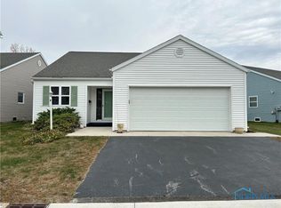 1336 Countryside Dr, Findlay, OH 45840