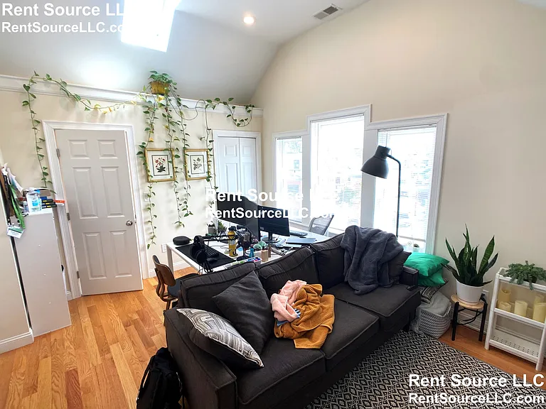 537 Main St #2 — Photo 28