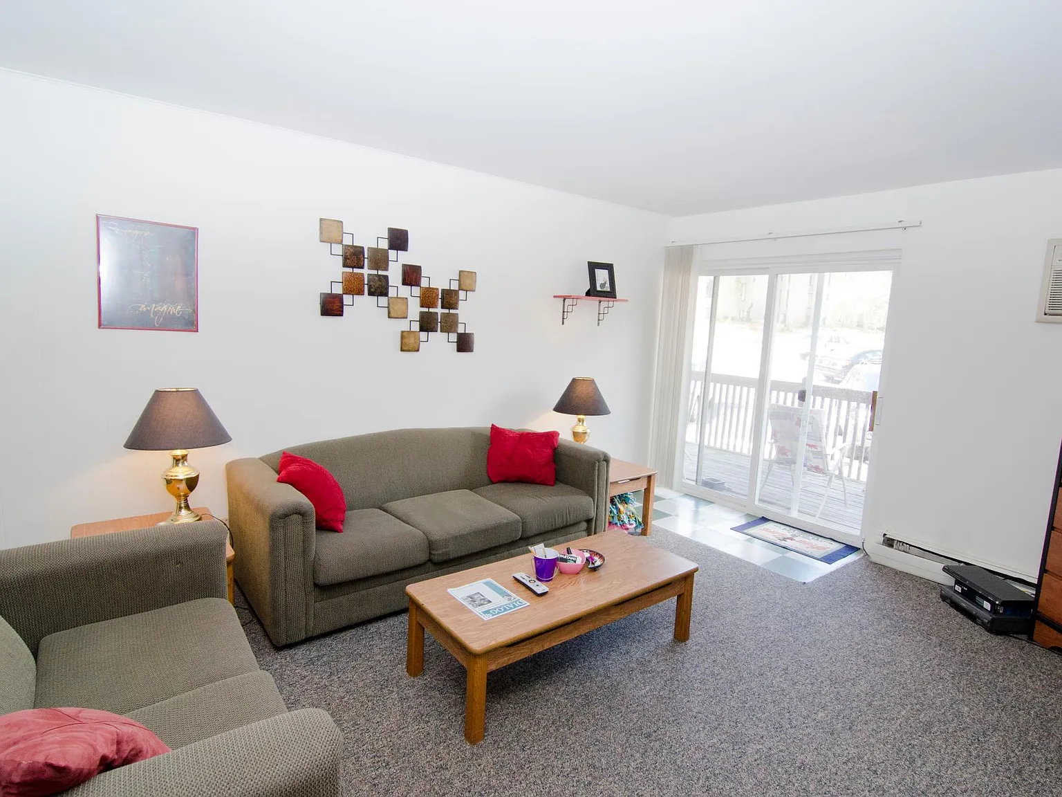 2 bed, 982 sqft, $799 — Photo 1
