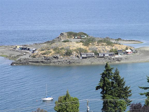 2nd image of 3855 Gulfview Dr