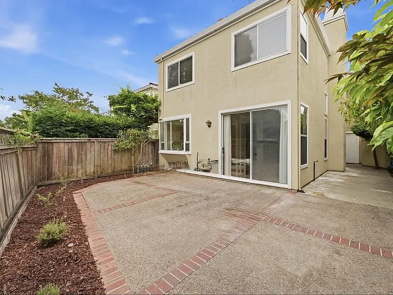 154 Asby Bay — Photo 22
