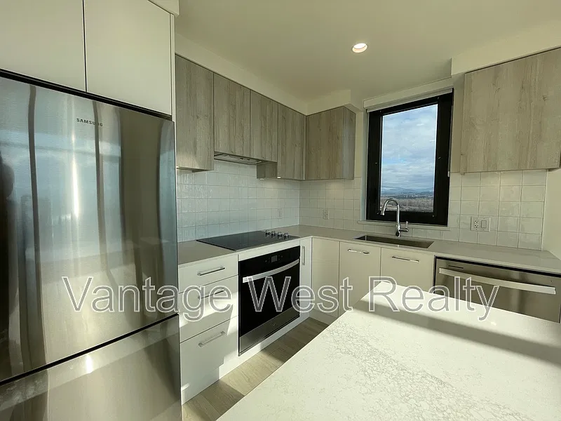 2 bed, 2.0 bath, 890 sqft, $2,600 — Photo 2
